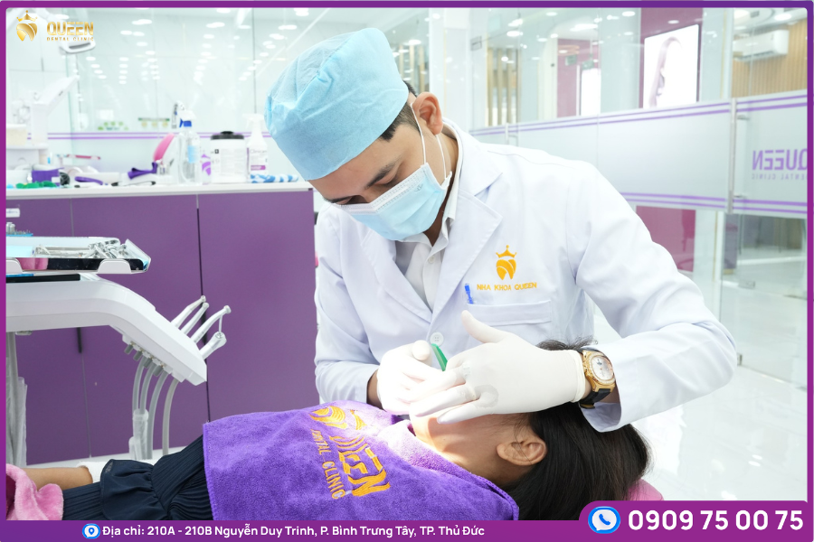 thăm khám răng miệng
